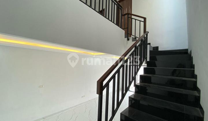 Jarang ada Rumah Baru Design Mewah di KAV DKI Meruya Utara, Jakarta Barat  2