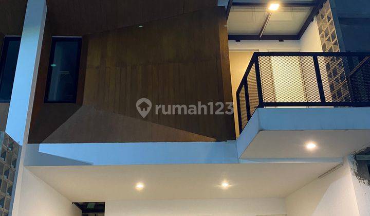 Rumah 2 Lantai + Rooftop Siap Huni Furnished