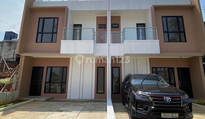 Rumah 2 Lantai + Rooftop Siap Huni Daerah Cirendeu