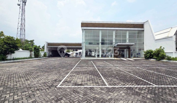 Office / Building Ex. Ready-to-Use Car Showroom