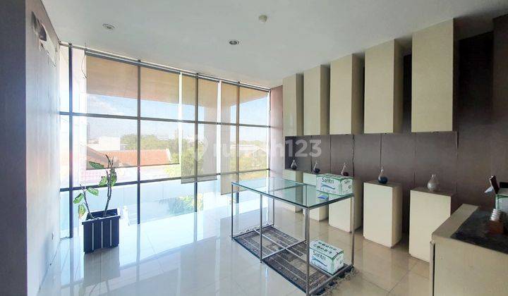 Kantor / Gedung di Raya Jemursari Surabaya Selatan, 6 Lantai, Tempat Parkir bisa 20 mobil, ada Lift, Cocok untuk Office / Bank / Klinik 2