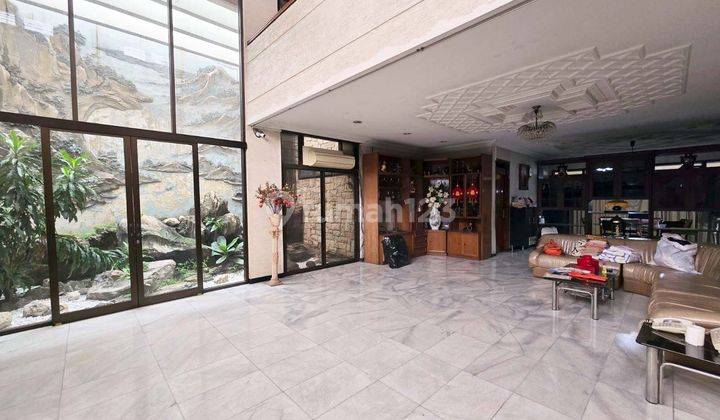 Rumah Raya Kertajaya Indah Surabaya Timur, Mewah, Cocok untuk Usaha Commercial, Dekat Galaxy Mall 2
