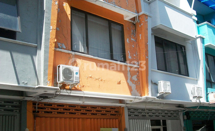 Ruko di Klampis Square Surabaya Timur, 4 Lantai, SHGB, K.Mandi 4  ( tiap lantai ada)