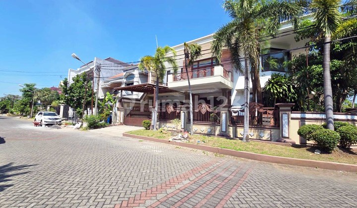 Rumah di Araya Surabaya Timur, Mewah, Klasik, Hadap Utara, Luas tanah 650 m2, Siap Huni 2