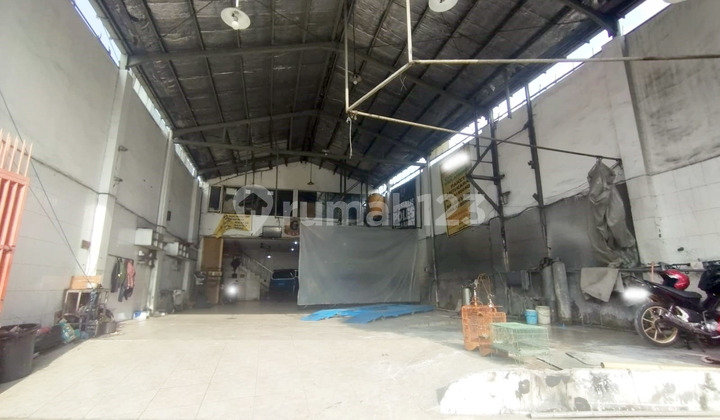 Warehouse in Raya Jemursari, South Surabaya, 2 Floors, Strategic Location Zero Main Road, Suitable for any business!!!