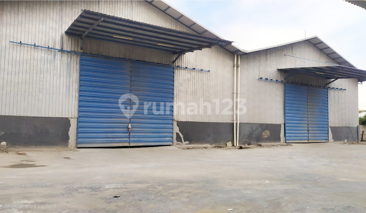 Gudang di Raya By Pass Lingkar Timur, Klurak Candi - Sidoarjo dengan lokasi sangat strategis bisa Akses mobil simpangan, Tronton 1