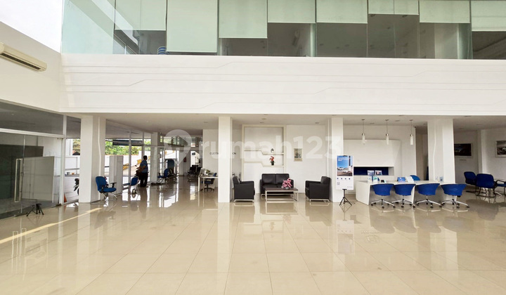 Office / Building Ex. Ready-to-Use Car Showroom