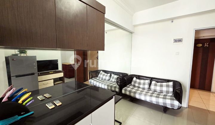 Apartment Gunawangsa Merr Fully Furnished 2 Bedrooms Luas 36m Lantai 18 View City. Hadap Selatan. Sertifikat Strata Title.  2