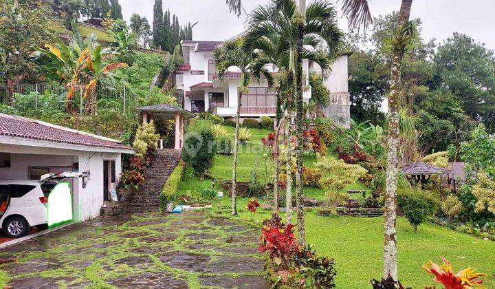 Villa di Sedap Malam Tretes Prigen Pasuruan, 2.5 Lantai, View Pemandangan Cantik, Taman Luas sekali !!! - LM - 1