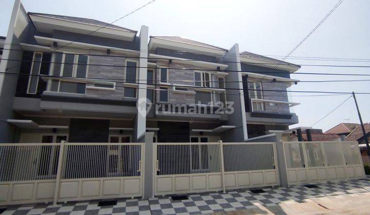 Rumah Baru Gress di Nginden Intan Timur Surabaya Timur, Minimalis, 2 Lantai, ROW 3 Mobil, Harga mulai 1M-an Dekat dengan Ubaya - EA - 1