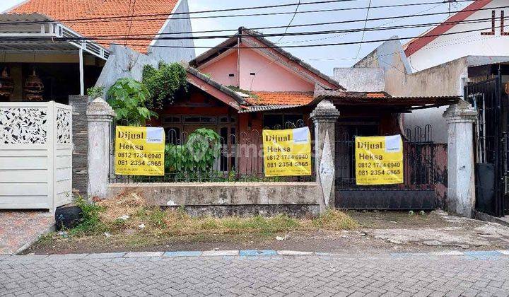 Rumah di Kebraon Manis Selatan Surabaya Barat, Hadap Timur, SHM, Row Jalan Lebar - HS - 1