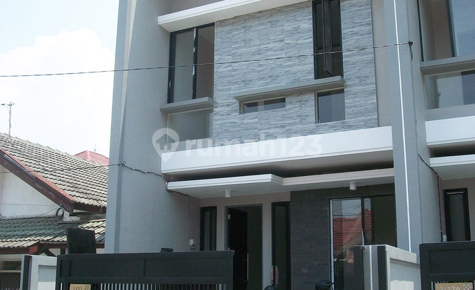 New Brand New House in East Klampis Semolo, East Surabaya, Minimalist, 2 Floors, Freehold Title, Only 1 unit available... Hurry up !!!! - EA - 2