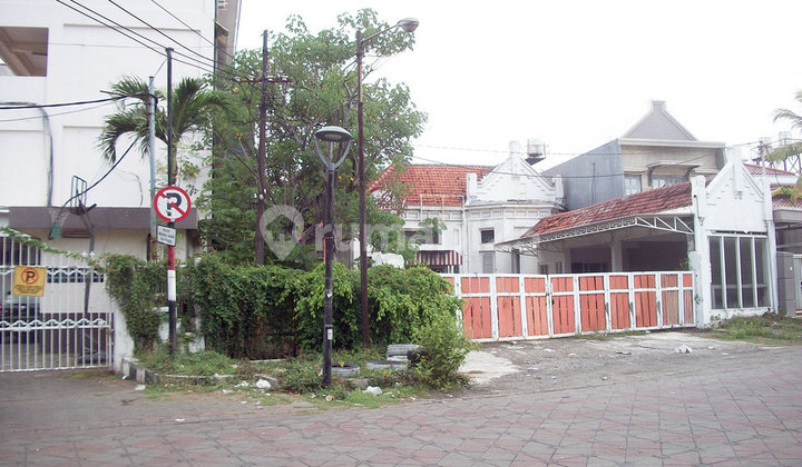 Business Property in Pergolan Bunder Central Surabaya, Spacious Parking, Suitable for Cafe / Clinic / Office Business, etc. - TS - 2