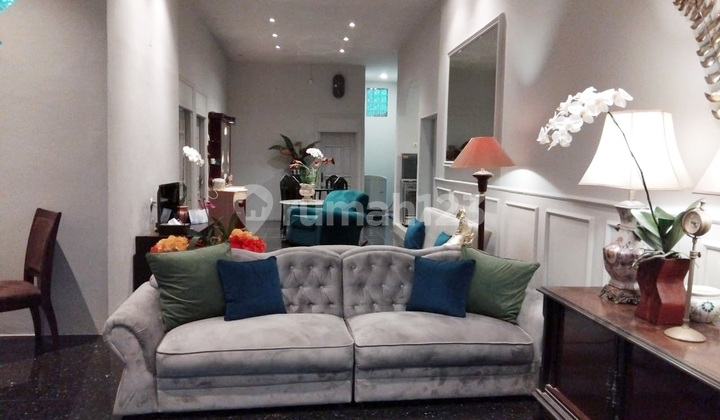 Rumah Mewah di Rungkut Harapan Surabaya Timur, Lantai Full Granit Italy, Baru Renovasi, Semi Furnished, Siap Huni - MG - 2