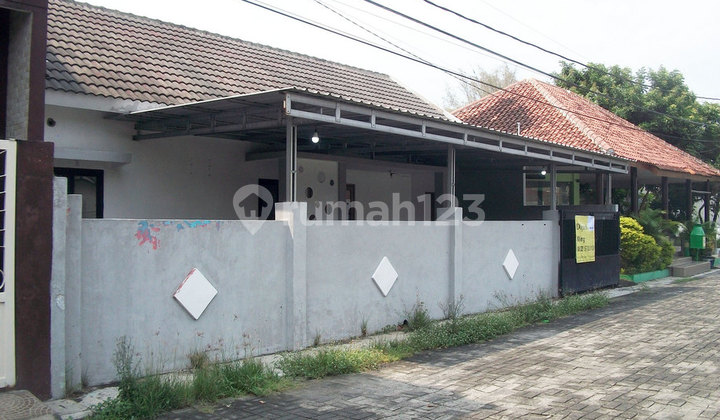 Rumah di Platinum Residence Sidoarjo, Dekat Bandara International Juanda, Lingkungan Masih Asri - Mg - 2