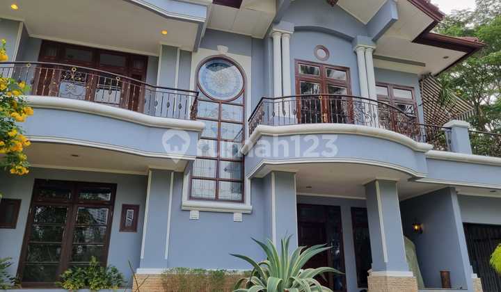 Large Magnificent Fully Furnished House with a Nice Luxurious Pool and Lake View in BSD City Large Magnificent Fully Furnished House with a Nice Luxurious Pool and Lake View in BSD City