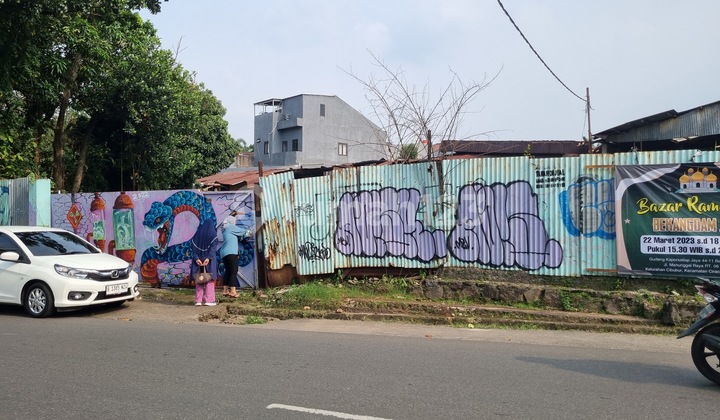 Jual Gudang dipinggir jalan Raya daerah Ciracas Jakarta Timur Jual Gudang dipinggir jalan Raya daerah Ciracas Jakarta Timur