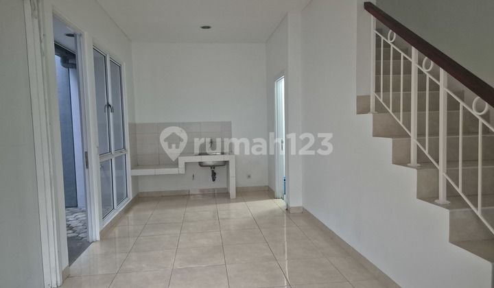 House for Rent in Greenwich B S D City Near Sumarecon Gading Serpong.