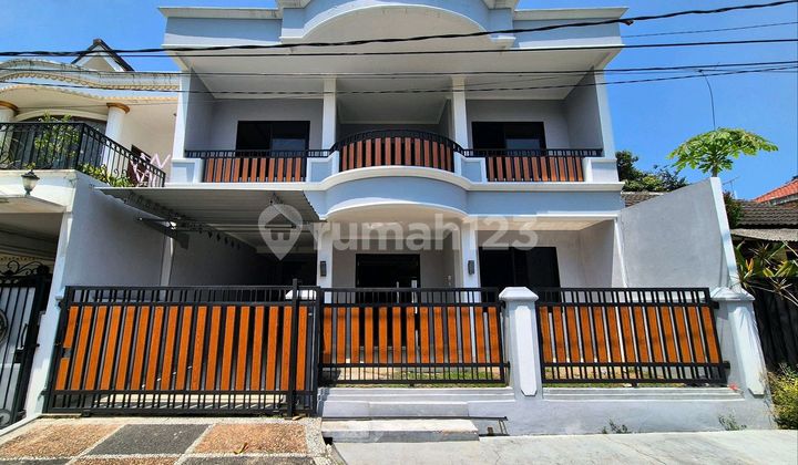 Rumah Baru Besar Megah Dekat Pintu Tol.dan Pasar Modern Di Bsd Tangsel