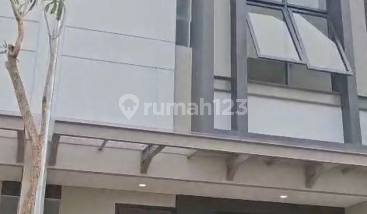 New 3-Story Shophouse in BSD.near Taman Tekno. Train Station.and BSD Toll Road