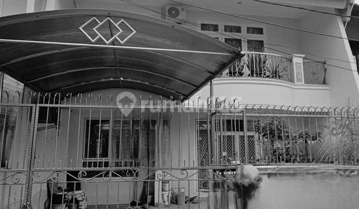 Rumah Dikawasan Favorit Puri Indah, 4 Kamar Tidur, Lokasi Strategis. Harganya Cuma 3M