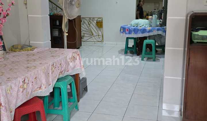 Rumah Dikawasan Favorit Puri Indah, 4 Kamar Tidur, Lokasi Strategis. Harganya Cuma 3M 2