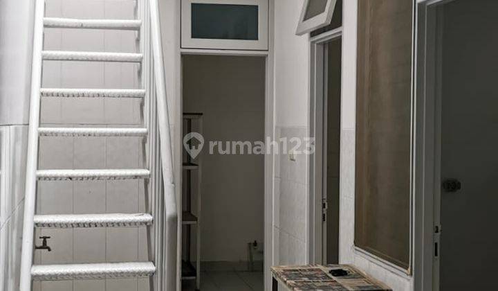 Disewakan Rumah Siap Huni 2 Lantai di Taman Kebon Jeruk Jakarta Barat 8