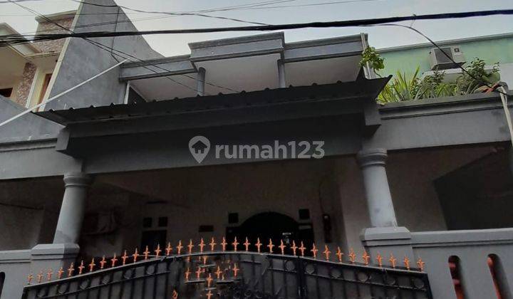 Dijual Rumah di Taman Meruya Ilir Kembangan Jakarta Barat 2 Lantai Lokasi Strategis  1