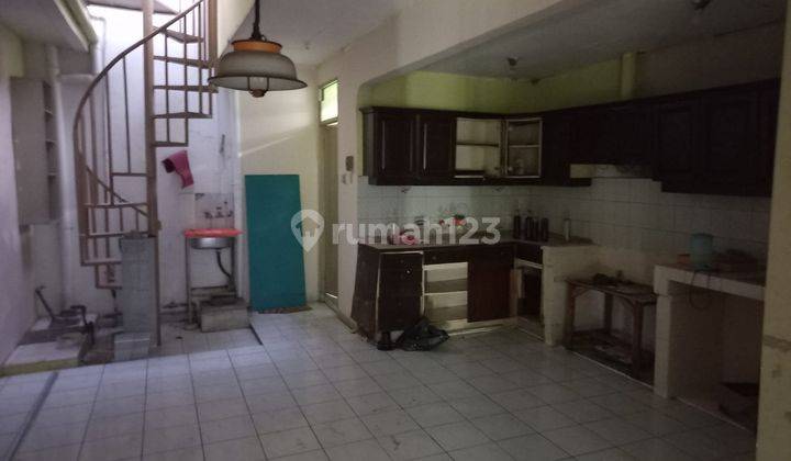 Disewakan Rumah 1 lantai di Taman Aries Jakarta Barat — simple, nyaman, dan strategis 2