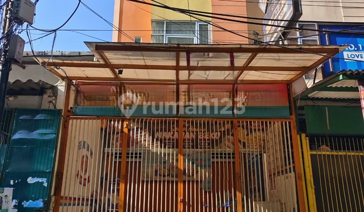 Ruko Strategis Dekat Pasar Kopro siap pakai di Tanjung Duren Jakarta Barat