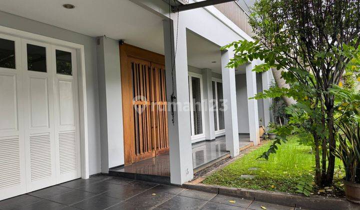 DIJUAL  Rumah hadap utara di boulevard Taman kebon Jeruk Intercon Jakarta Barat 1