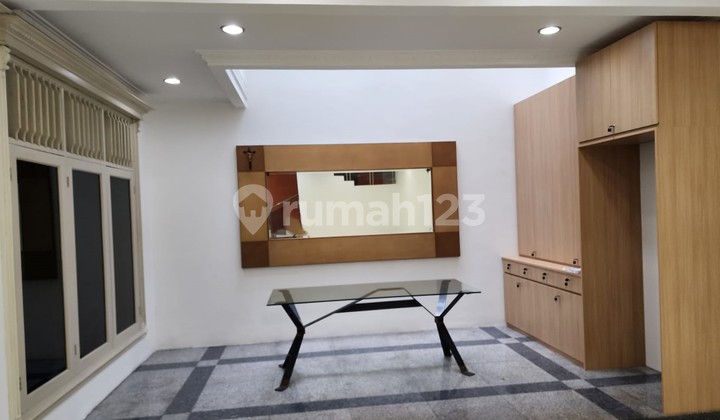 Disewakan Rumah Puri Indah semi Furnished hadap utara – Jakarta Barat  2