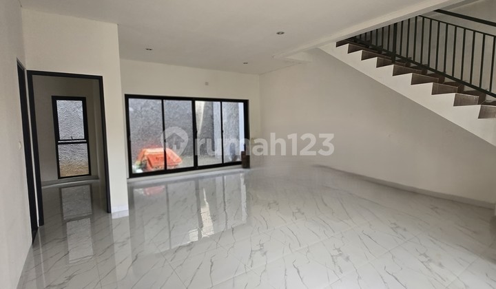 FOR SALE – Villa Melati Mas, Tangerang Hunian 2 lantai + attic room bergaya modern minimalis di kawasan favorit!