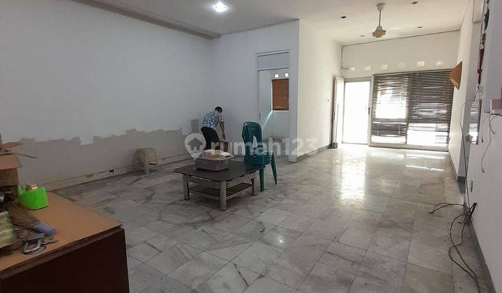 Disewakan Rumah dalam cluster di Taman Kebon Jeruk Intercon Jakarta Barat 2