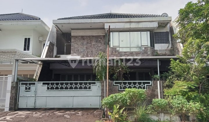 Dijual Rumah hitung tanah 300 meter di Intercon Boulevard jakarta Barat