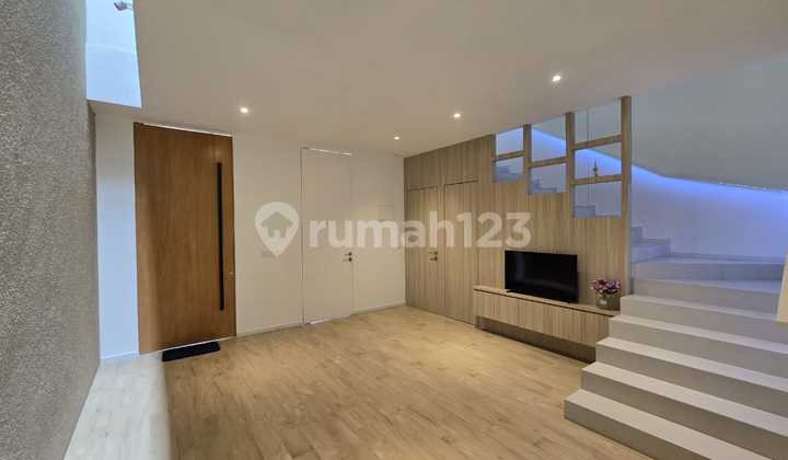 DIJUAL RUMAH INTERCON siap huni – KEBON JERUK Jakarta Barat