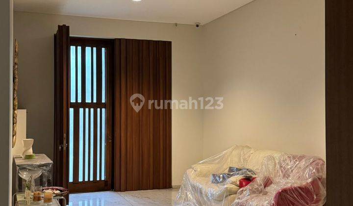 DIJUAL  Rumah hadap utara di boulevard Taman kebon Jeruk Intercon Jakarta Barat 2