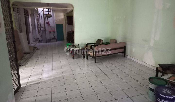 Disewakan Rumah 1 lantai di Taman Aries Jakarta Barat — simple, nyaman, dan strategis 1
