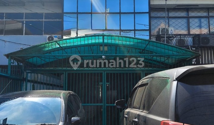 For Rent: 4-Storey Strategic Shop House on Arjuna Road, Next to Kebon Jeruk Toll, West Jakarta