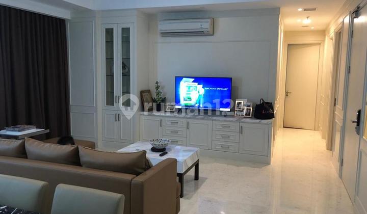 For Sale Wang Residence View Pool Apartment - 3BR Fully Furnished Kebon Jeruk, West Jakarta 2