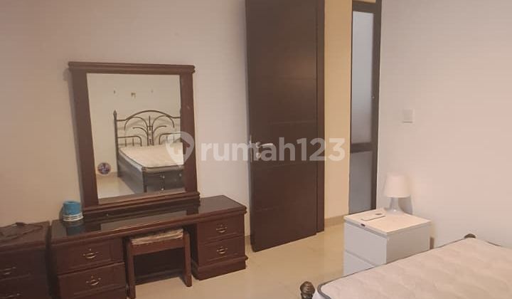 Condohouse Green Royal 2