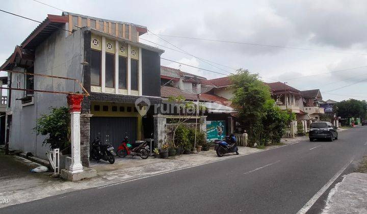 Rumah buat usaha mangku jalan raya Kadisoka 1