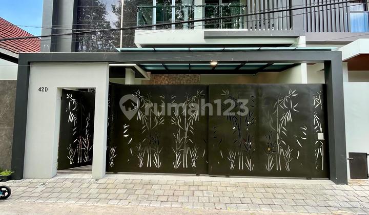 Rumah baru Full Furnished Purwomartani