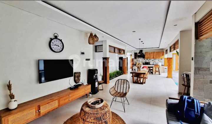 Villa Cantik dekat Balecatur Gamping Sleman 2