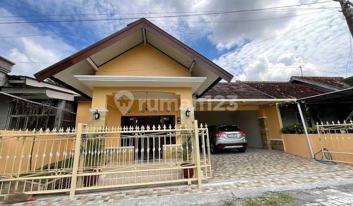 Rumah dalam cluster Jalan Lempongsari