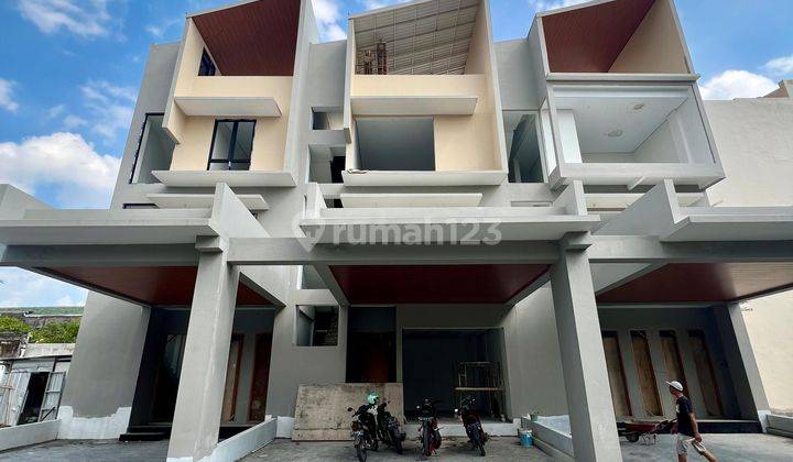 Rumah Baru 4 Lantai Demangan Baru Sleman 1