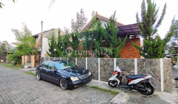 Rumah model etnik dalam perumahan candi gebang 3
