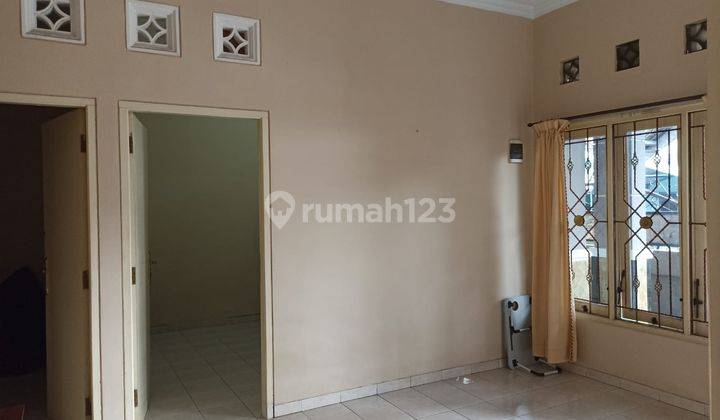 Rumah Mangku Jalan Utama dekat Kampus Respati Maguwo 4