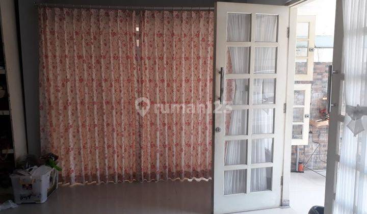 Rumah jalan utama Wahid Hasyim area Seturan 9