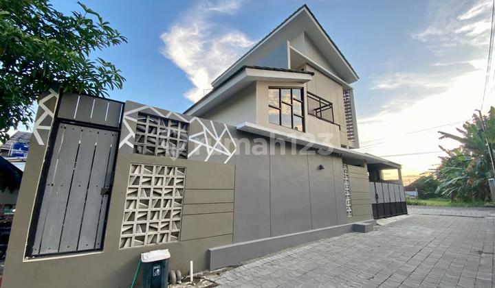 Rumah Mewah Modern dalam Cluster Wirobrajan 5